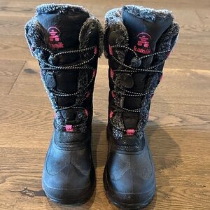 Girls size 4 Kamik snow boots